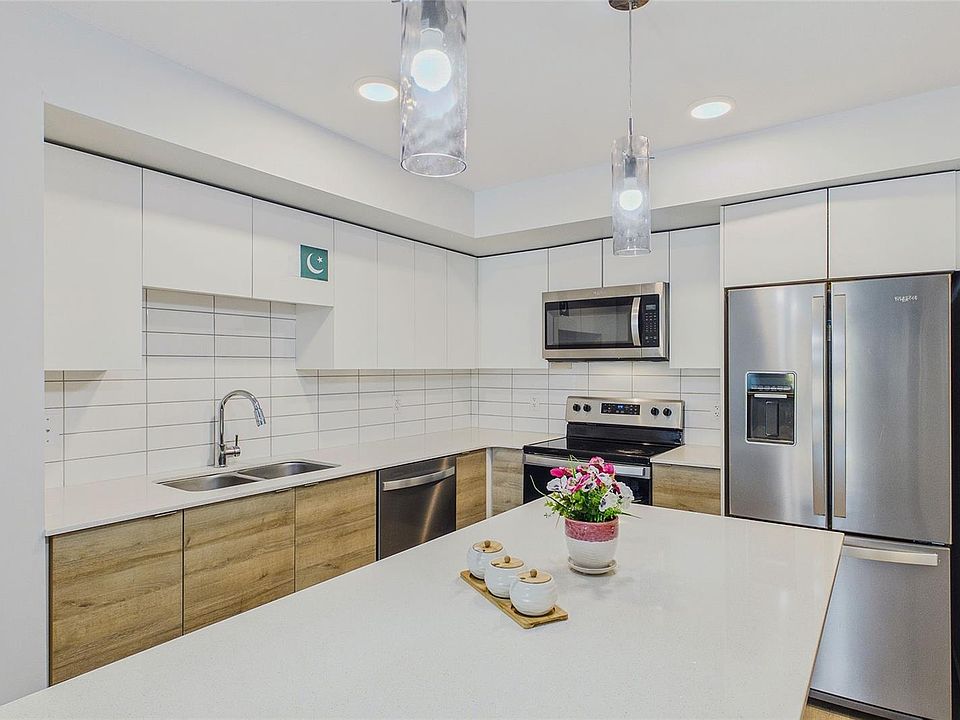 1st image of 4820 Cedar Ridge Pl #204
