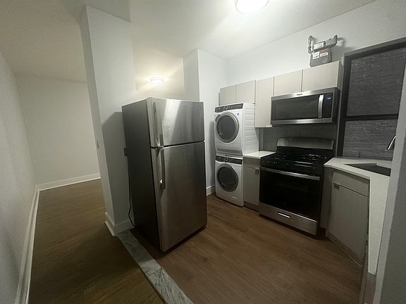 2nd image of 511 W 186th St #B