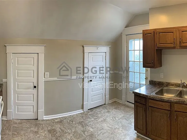 939 Tamarack Ave NW #2 — Photo 3