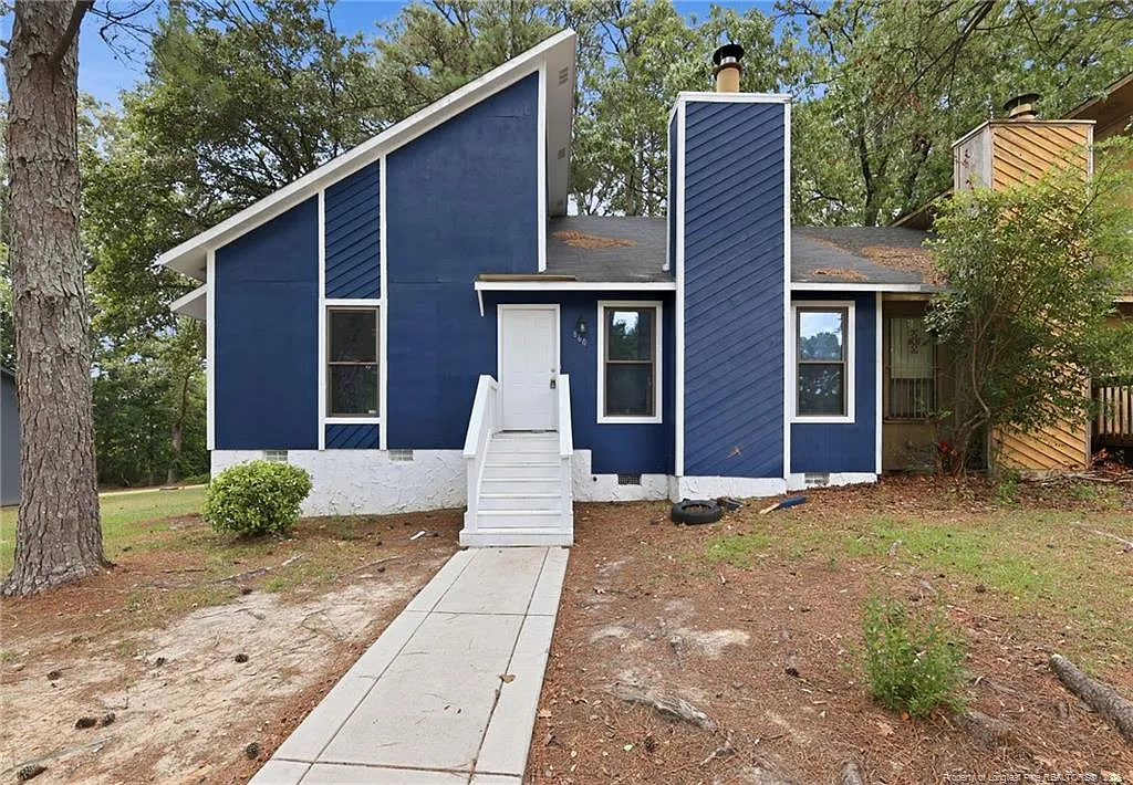 3 bed, 1374 sqft, $1,600 — Photo 2