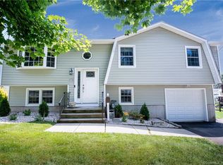 37 Overlook Ave, West Haven, CT 06516