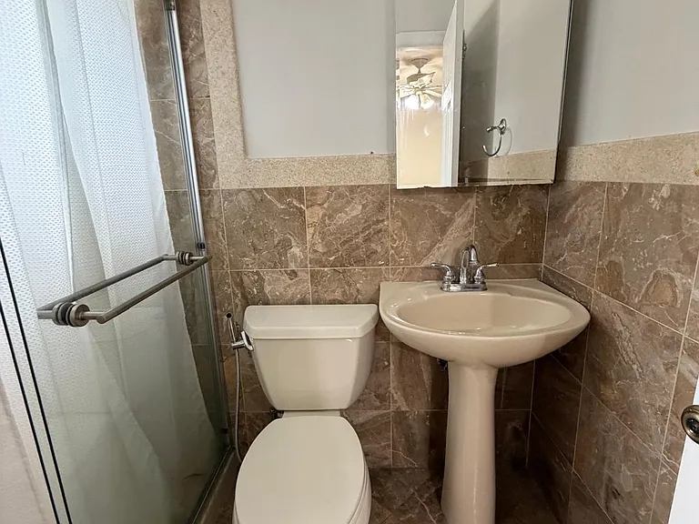 3212 SW 24th Ter — Photo 8