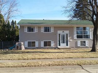 1225 10th Ave N, Clinton, IA 52732