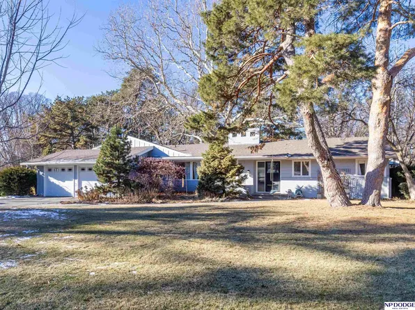 915 Piedmont Rd, Lincoln, NE 68510