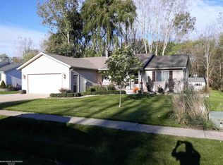 480 Jonathon Dr, Almont, MI