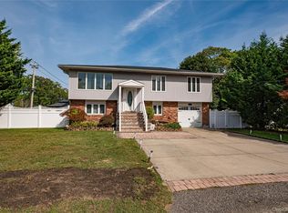 1 Buchanan Ave, Wyandanch, NY 11798