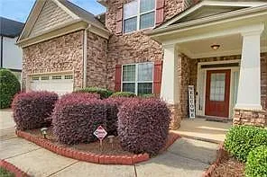 5 bed, 3296 sqft, $2,850 — Photo 2