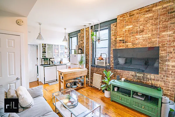 Rented by Highline Residential | media 14