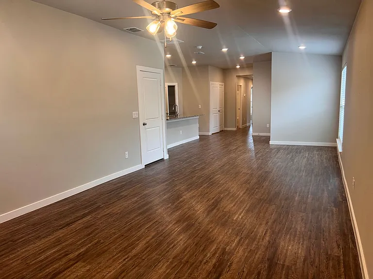 3406 Tiffin Ave — Photo 4