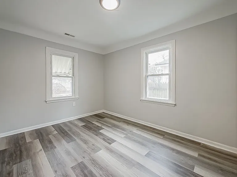 23352 Powell Ave — Photo 6