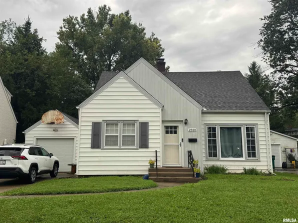 2320 W Sherman Ave, West Peoria, IL 61604