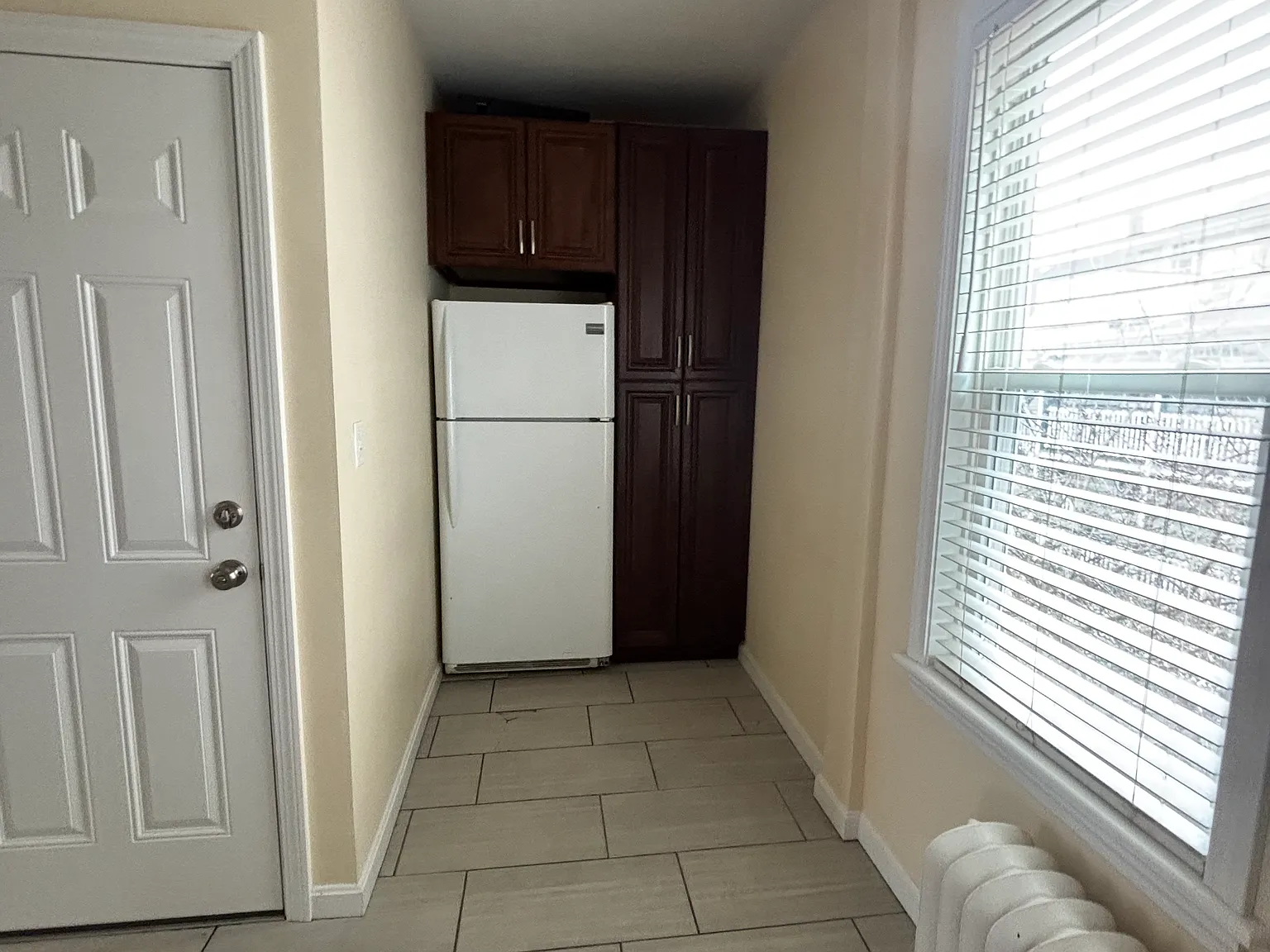 3 bed, 1000 sqft, $2,700 — Photo 3