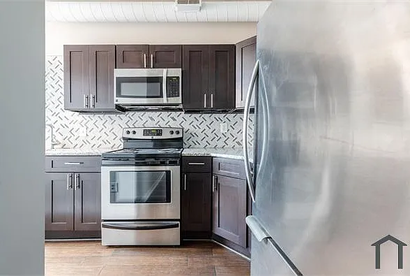 1422 W Girard Ave #E — Photo 1