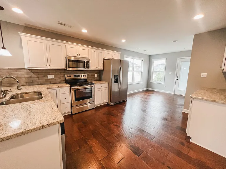 113 Sir Barton Ct — Photo 6
