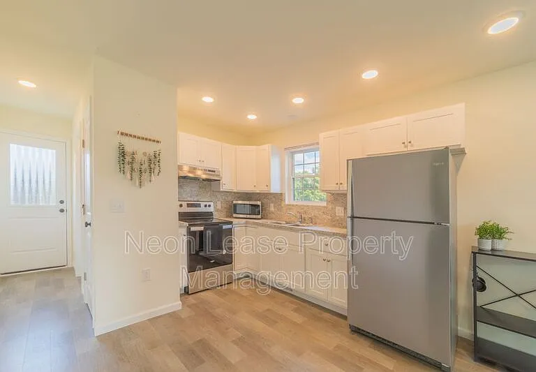 674 N Bedford St — Photo 7
