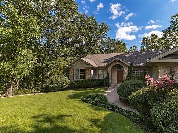 3rd image of 18 Cambria Ln