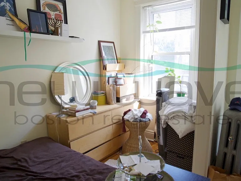 51 Queensberry St #11 — Photo 4