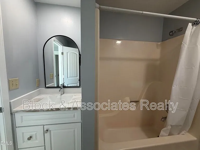 600 Manns Chapel Rd — Photo 11