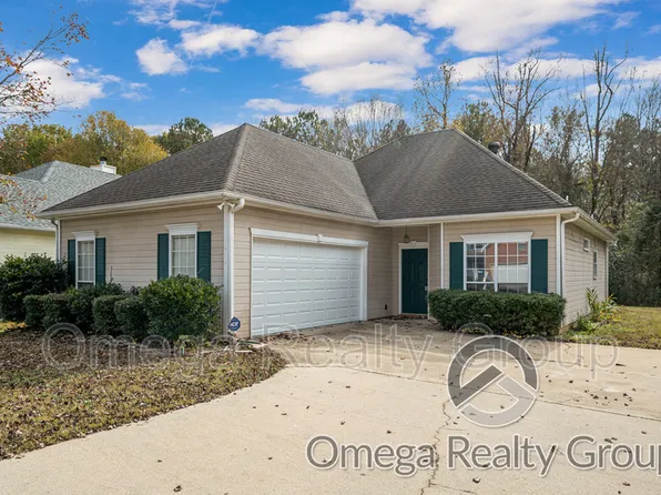 1240 Amberley Woods Dr, Helena, AL 35080