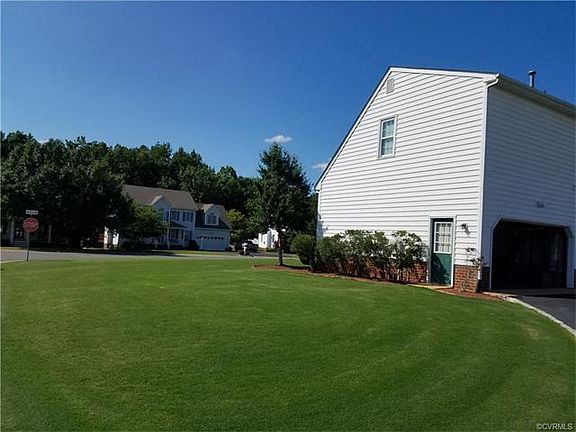3rd image of 9866 Littlerock Ct