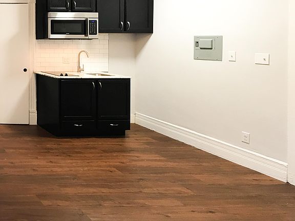 3rd image of 240 Richmond Ave APT 7