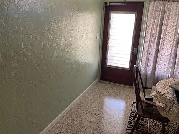 4001 58th St N APT 10C, Kenneth City, FL 33709