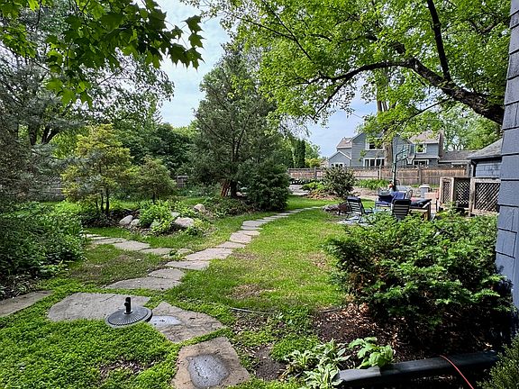 4th image of 3 Edina Ct