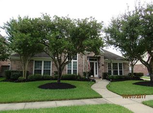 2005 Waters Edge Ct, Pearland, TX 77584