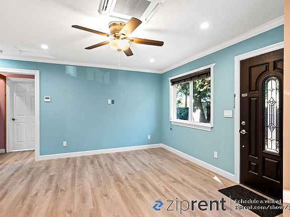 2nd image of 4985 Castlewood Ct Unit 2