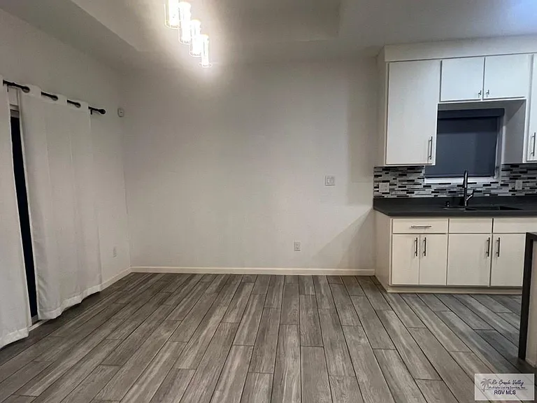 1852 Joaquin St — Photo 5