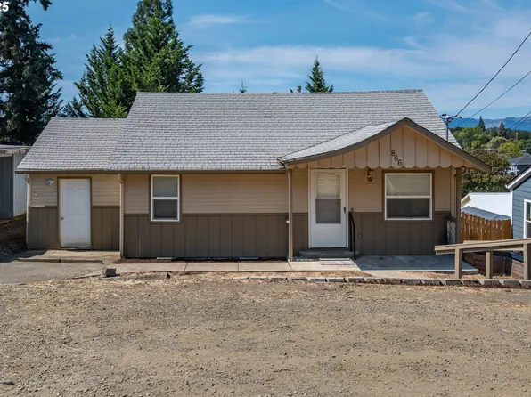 866 NE Walnut St, Roseburg, OR 97470