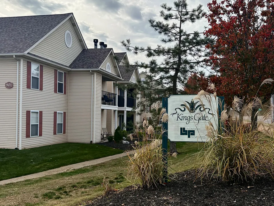 901 Bishops Gate Ln #1