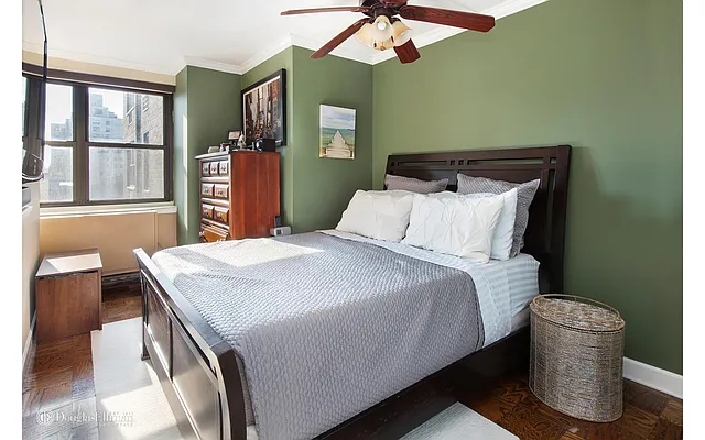 Sold by Douglas Elliman | media 17