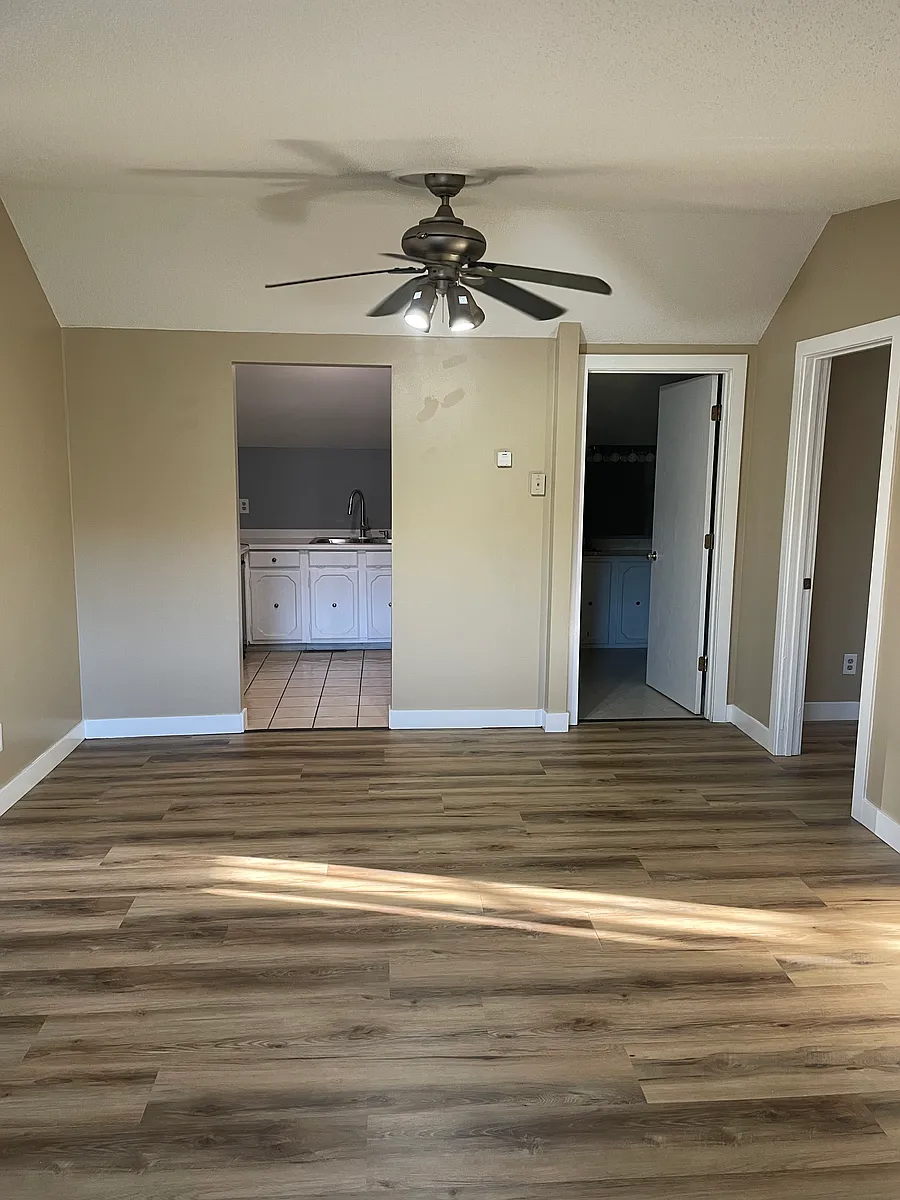 Building Photo - 1808 W Alcott Ave #1