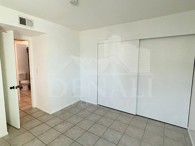 822 S Langley Ave #207 — Photo 16