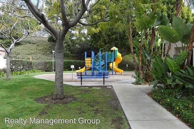 2nd image of 413 Sanibelle Cir Unit 72