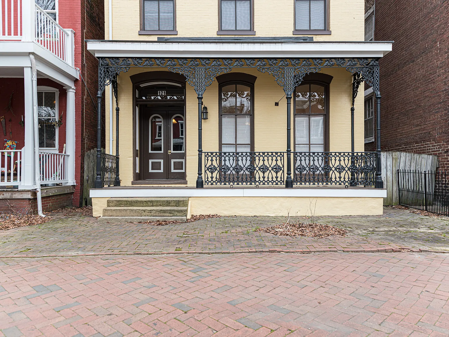 2 bed, 1200 sqft, $1,750 — Photo 1