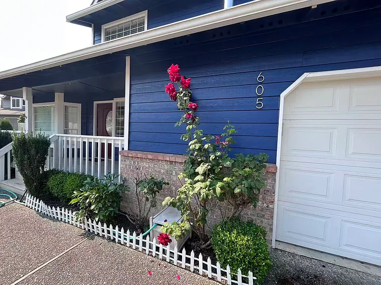 605 213th St SW — Photo 3