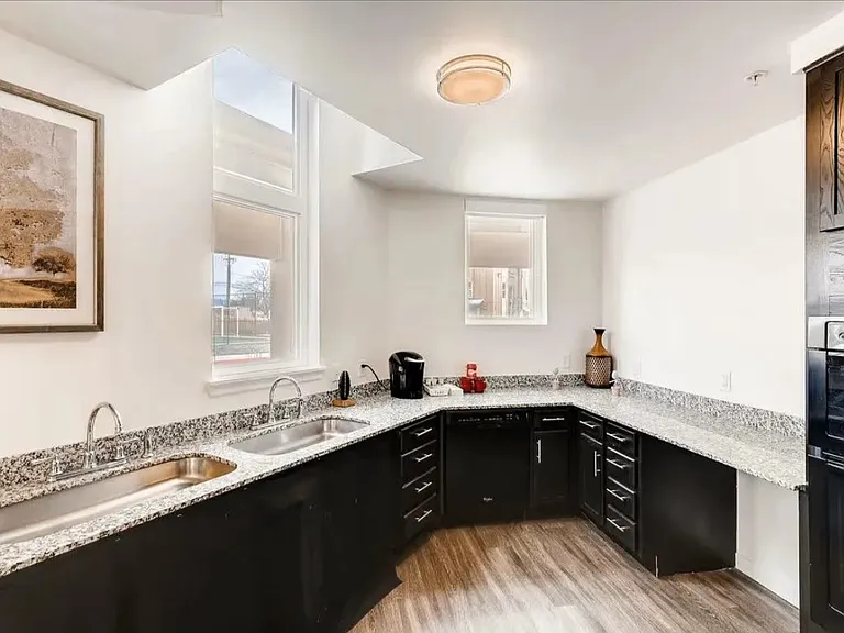 Del Corazon Apartments — Photo 21