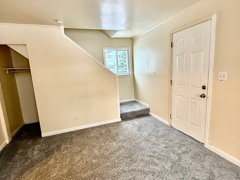 31477 Alcona Ct — Photo 5