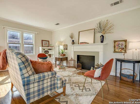 5th image of 134 Brightwood Pl