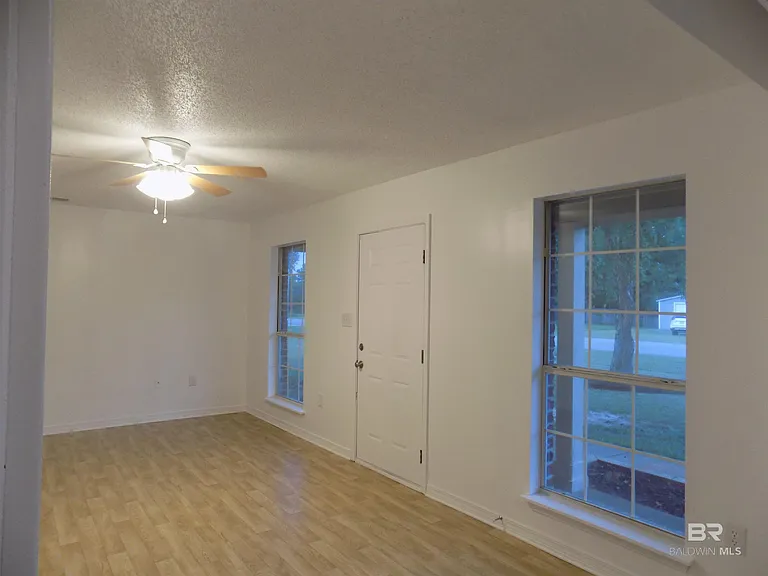23266 Wilson Dr — Photo 3