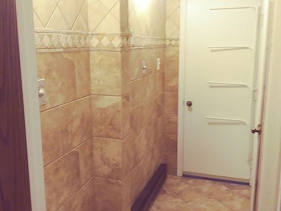 2 shower mudroom