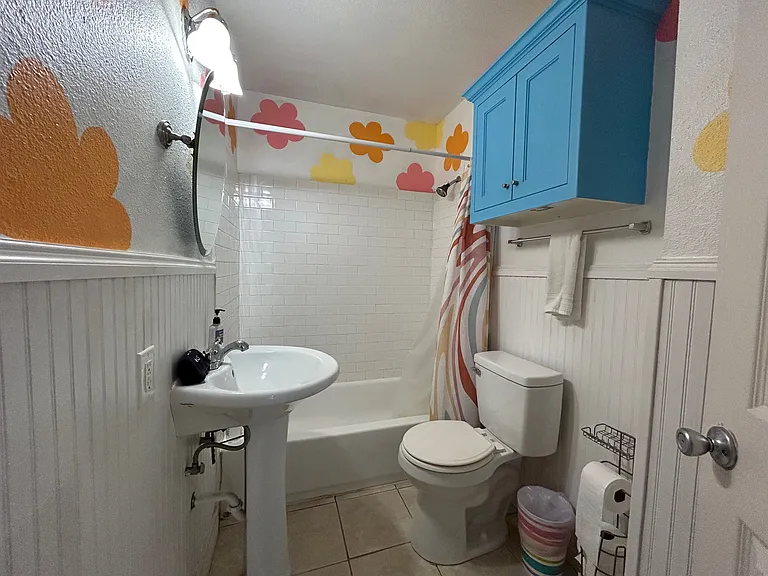 212 Montclair Ave — Photo 9