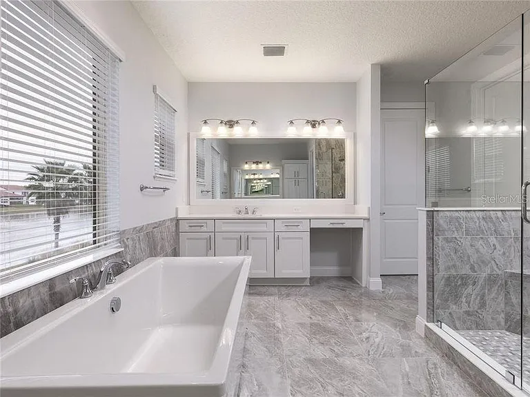 10511 Royal Cypress Way — Photo 7