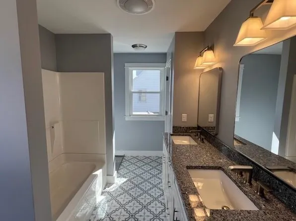 19 Pond St, Westerly, RI 02891