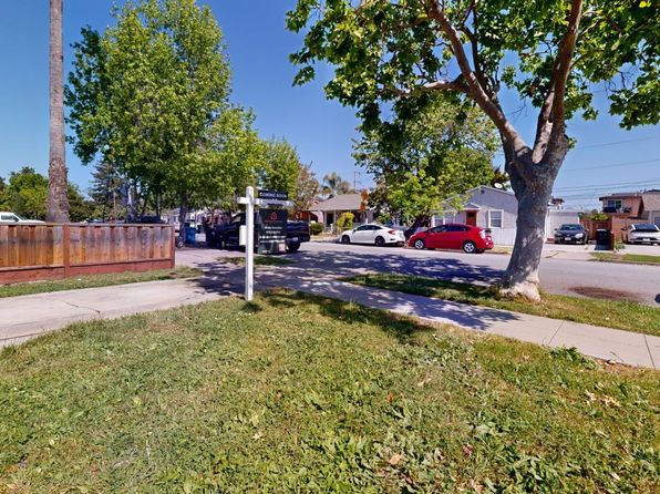 3616 Hoover St, Redwood City, CA 94063