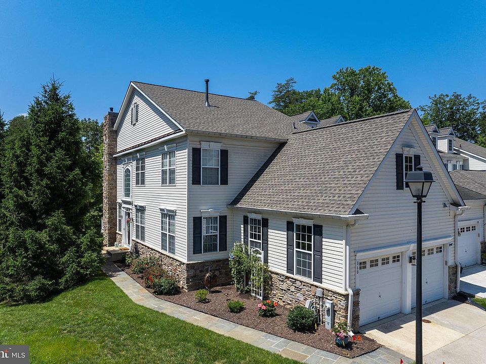1st image of 860 Thicket Ct #860