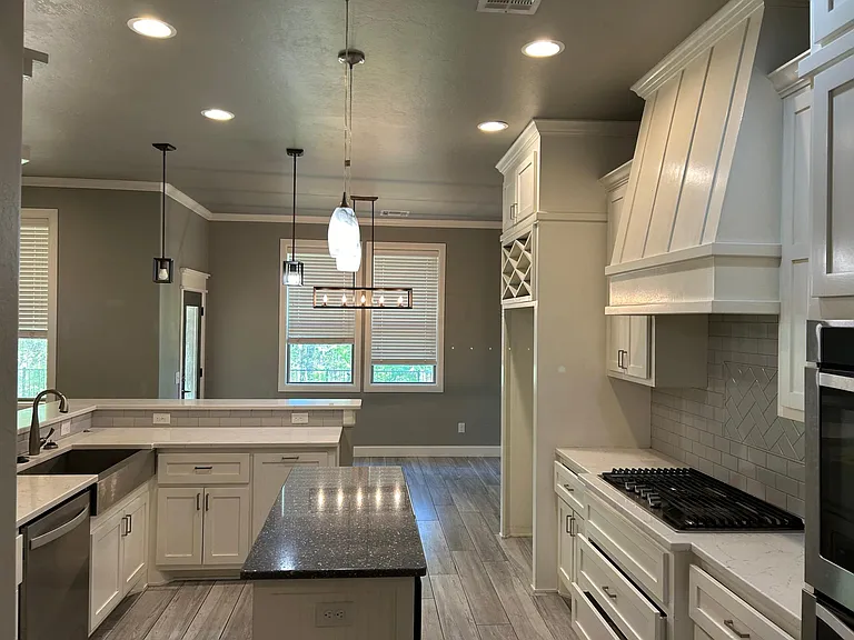 14640 Rochefort Ln — Photo 7