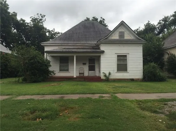 1615 W Minnesota, Chickasha, OK 73018